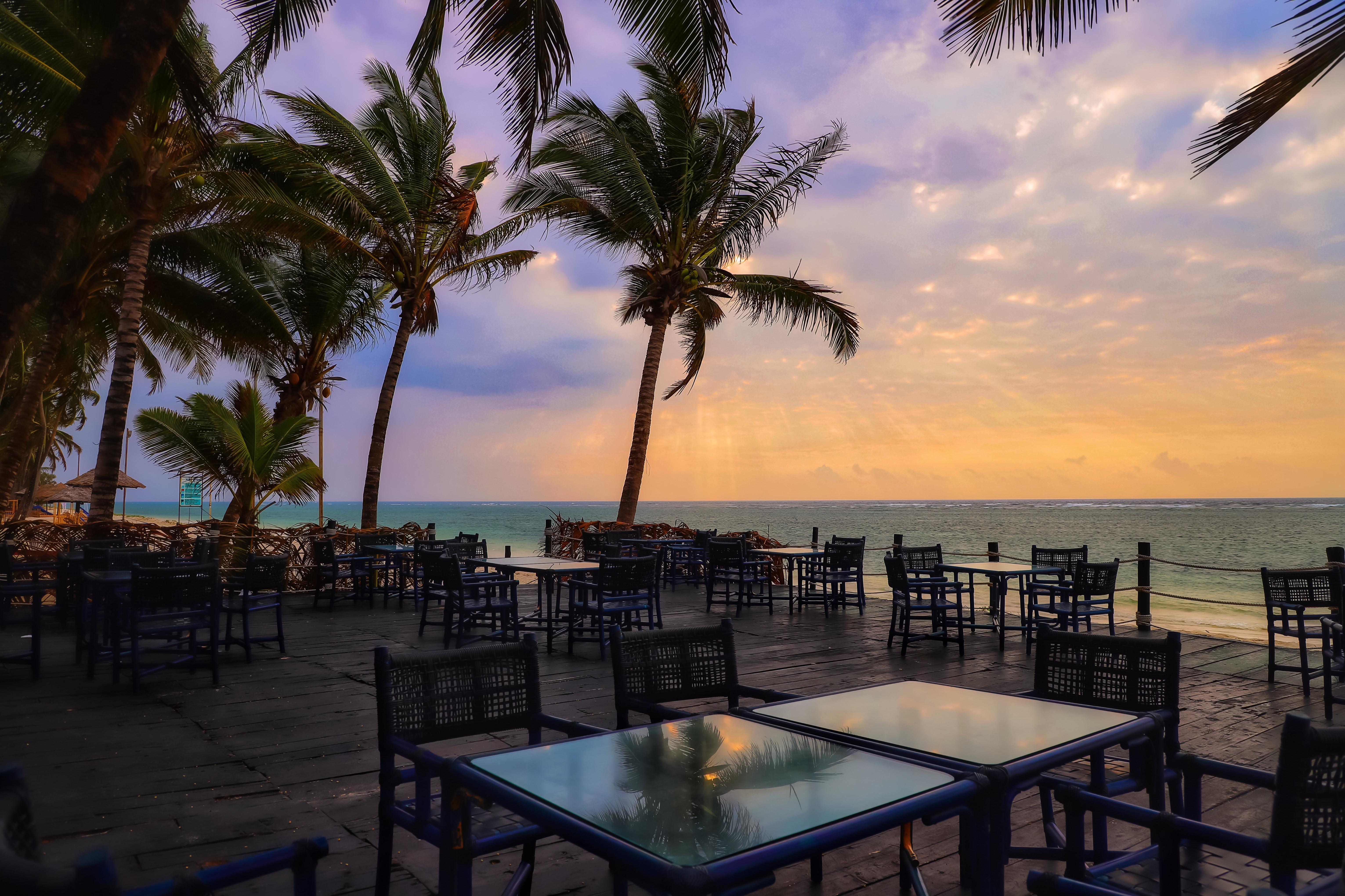 Diani Reef Beach Resort & Spa - Your Beachfront Bliss Awaits Діані-Біч Екстер'єр фото Sunset at the beach