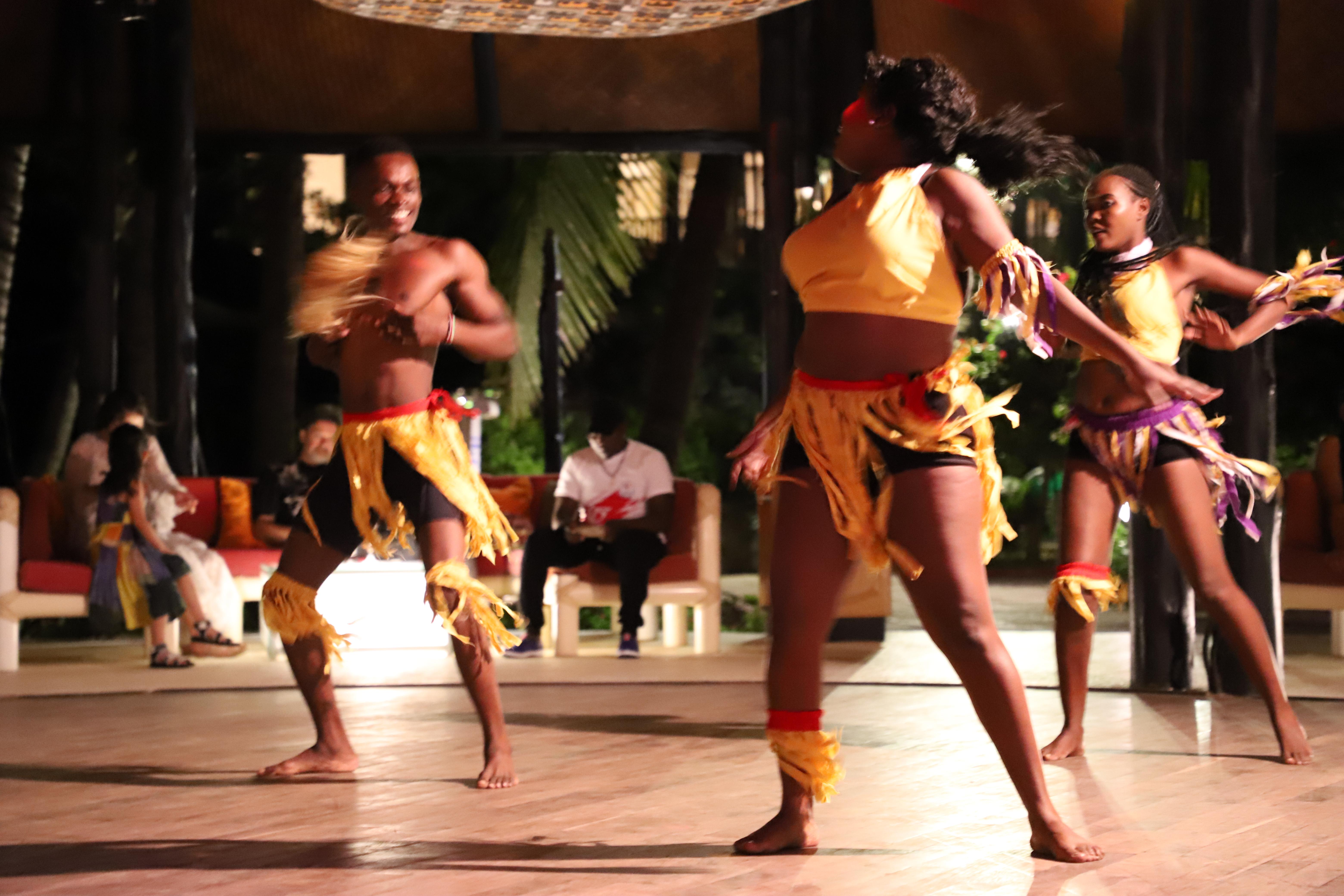 Diani Reef Beach Resort & Spa - Your Beachfront Bliss Awaits Діані-Біч Екстер'єр фото Traditional dancers in the Seychelles