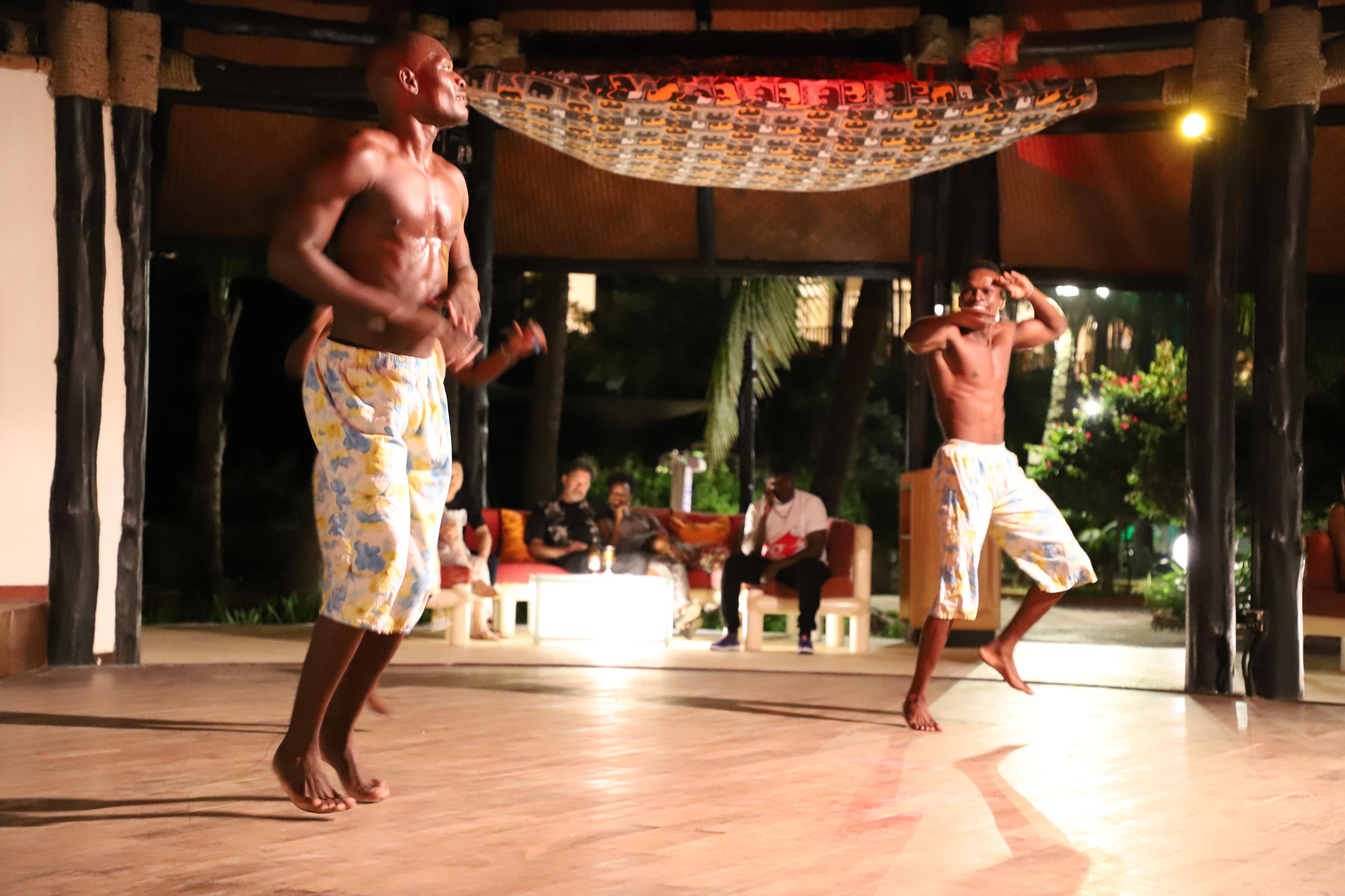 Diani Reef Beach Resort & Spa - Your Beachfront Bliss Awaits Діані-Біч Екстер'єр фото Traditional dancers in Mauritius