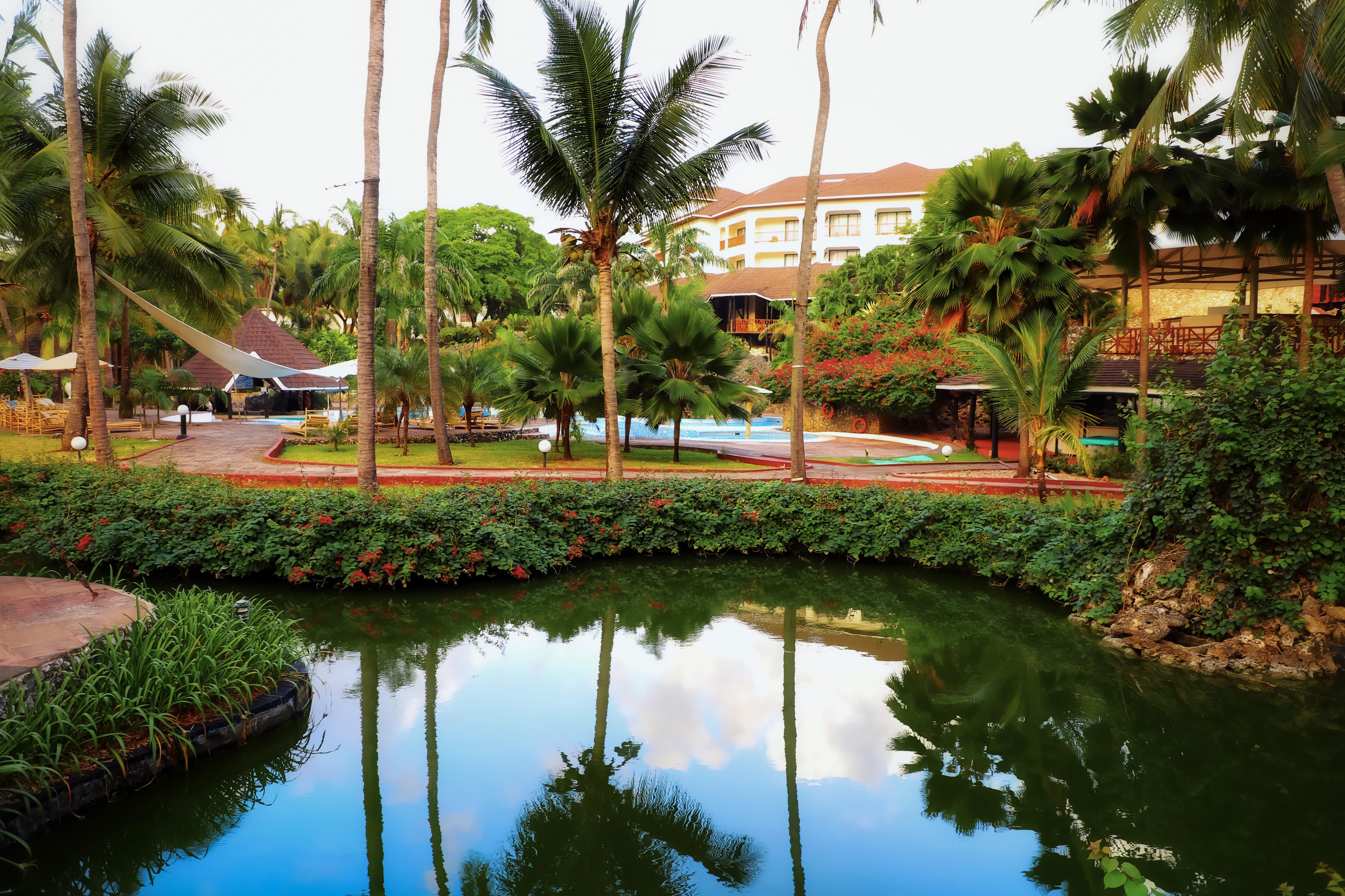 Diani Reef Beach Resort & Spa - Your Beachfront Bliss Awaits Діані-Біч Екстер'єр фото The Royal Paradise Hotel and Spa